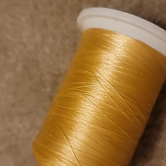 Large Spool Of Embroidery Thread - Picture 2 of 4